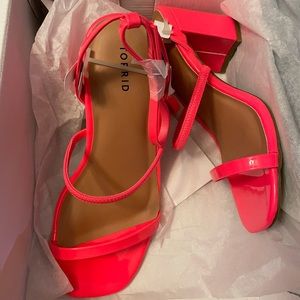 NWT Torrid Hot Pink Patent Leather shoes